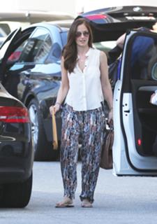 Minka Kelly feet photo thumbnail
