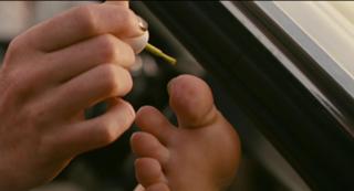 Hilary Duff feet photo thumbnail