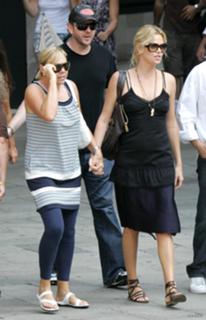 Charlize Theron feet photo thumbnail