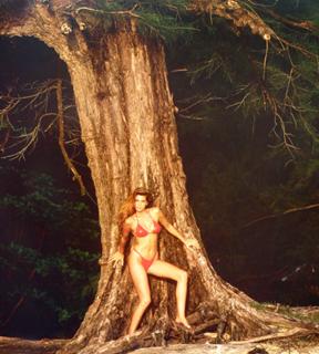 Cindy Crawford feet photo thumbnail
