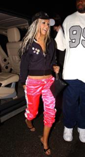 Christina Aguilera feet photo thumbnail