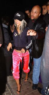 Christina Aguilera feet photo thumbnail