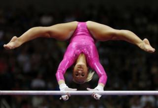 Nastia Liukin feet photo thumbnail