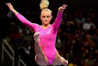 Nastia Liukin feet photo thumbnail