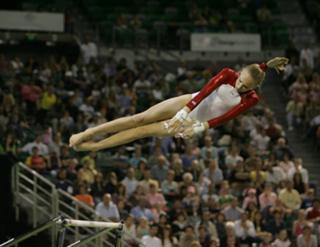 Nastia Liukin feet photo thumbnail