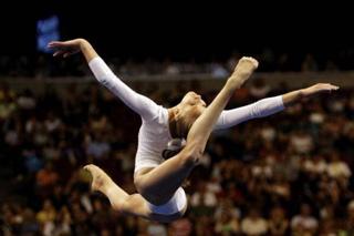 Nastia Liukin feet photo thumbnail