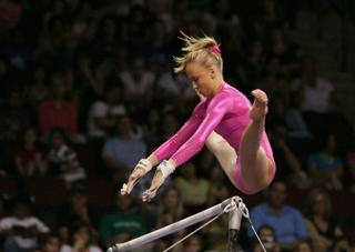 Nastia Liukin feet photo thumbnail