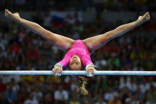 Nastia Liukin feet photo thumbnail