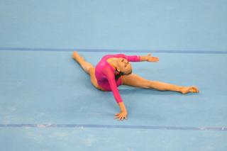 Nastia Liukin feet photo thumbnail