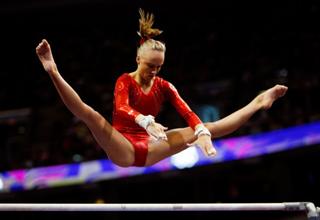 Nastia Liukin feet photo thumbnail