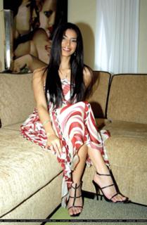 Roselyn Sanchez feet photo thumbnail