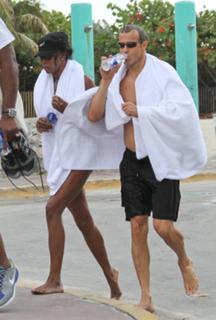 Naomi Campbell feet photo thumbnail
