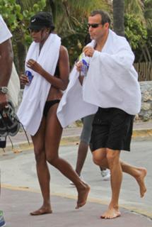 Naomi Campbell feet photo thumbnail