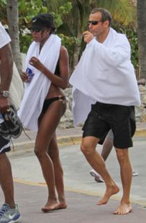 Naomi Campbell feet photo thumbnail