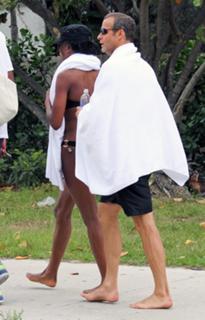 Naomi Campbell feet photo thumbnail