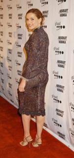 Mariska Hargitay feet photo thumbnail