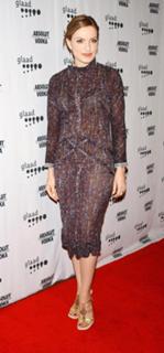Mariska Hargitay feet photo thumbnail