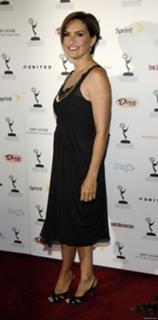 Mariska Hargitay feet photo thumbnail
