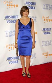 Mariska Hargitay feet photo thumbnail