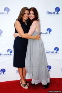 Mariska Hargitay feet photo thumbnail