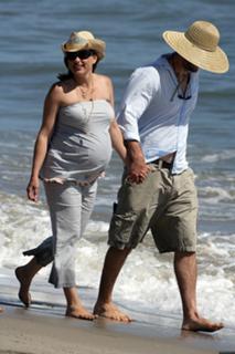 Mariska Hargitay feet photo thumbnail