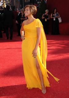 Mariska Hargitay feet photo thumbnail