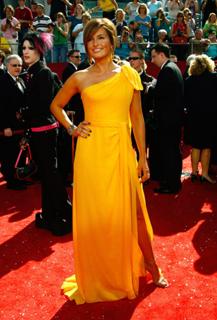 Mariska Hargitay feet photo thumbnail