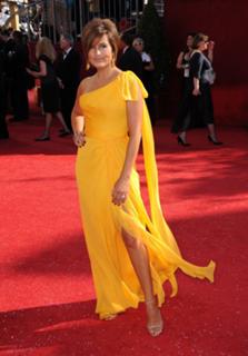 Mariska Hargitay feet photo thumbnail
