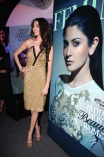Anushka Sharma feet photo thumbnail