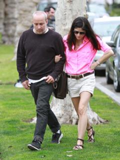 Selma Blair feet photo thumbnail