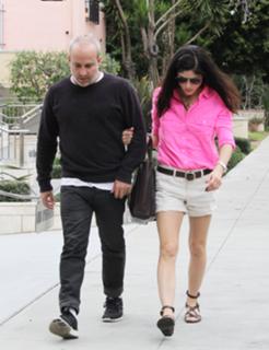 Selma Blair feet photo thumbnail