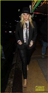 Kesha feet photo thumbnail