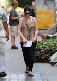 Michelle Trachtenberg feet photo thumbnail