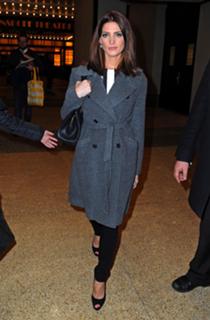 Ashley Greene feet photo thumbnail