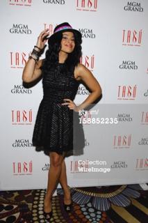 Jordin Sparks feet photo thumbnail