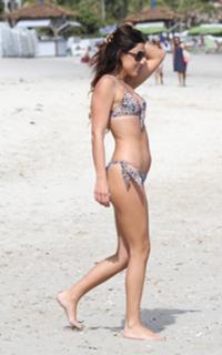 Claudia Romani feet photo thumbnail