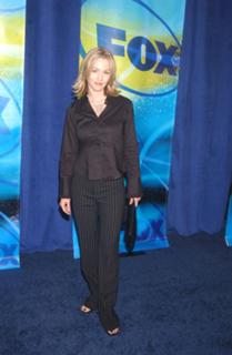 Jennie Garth feet photo thumbnail