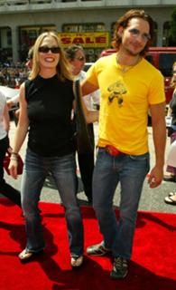 Jennie Garth feet photo thumbnail