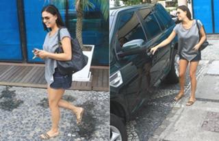Isis Valverde feet photo thumbnail
