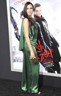 Famke Janssen feet photo thumbnail