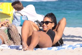 Christina Milian feet photo thumbnail