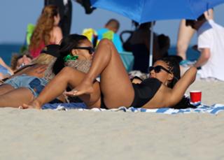 Christina Milian feet photo thumbnail