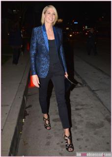 Jenna Elfman feet photo thumbnail