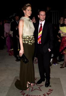 Jenna Elfman feet photo thumbnail
