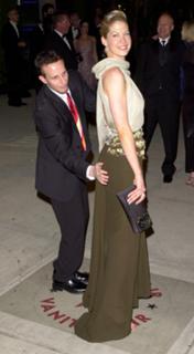 Jenna Elfman feet photo thumbnail