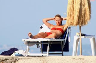 Claire Danes feet photo thumbnail