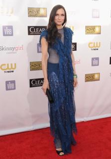 Famke Janssen feet photo thumbnail