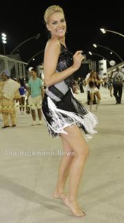 Ana Hickmann feet photo thumbnail
