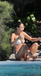 Myleene Klass feet photo thumbnail