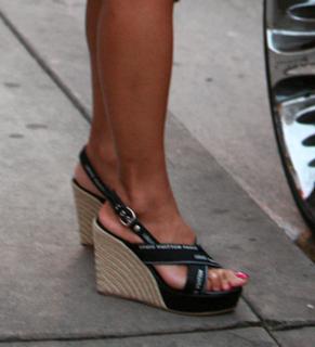 Nicole Scherzinger feet photo thumbnail